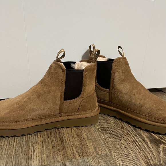 UGG Men’s Neumal Chelsea Boot - Picture 3 of 5